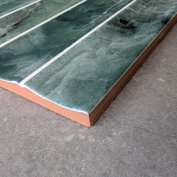 Atelier Wave Emerald Wall Tile
